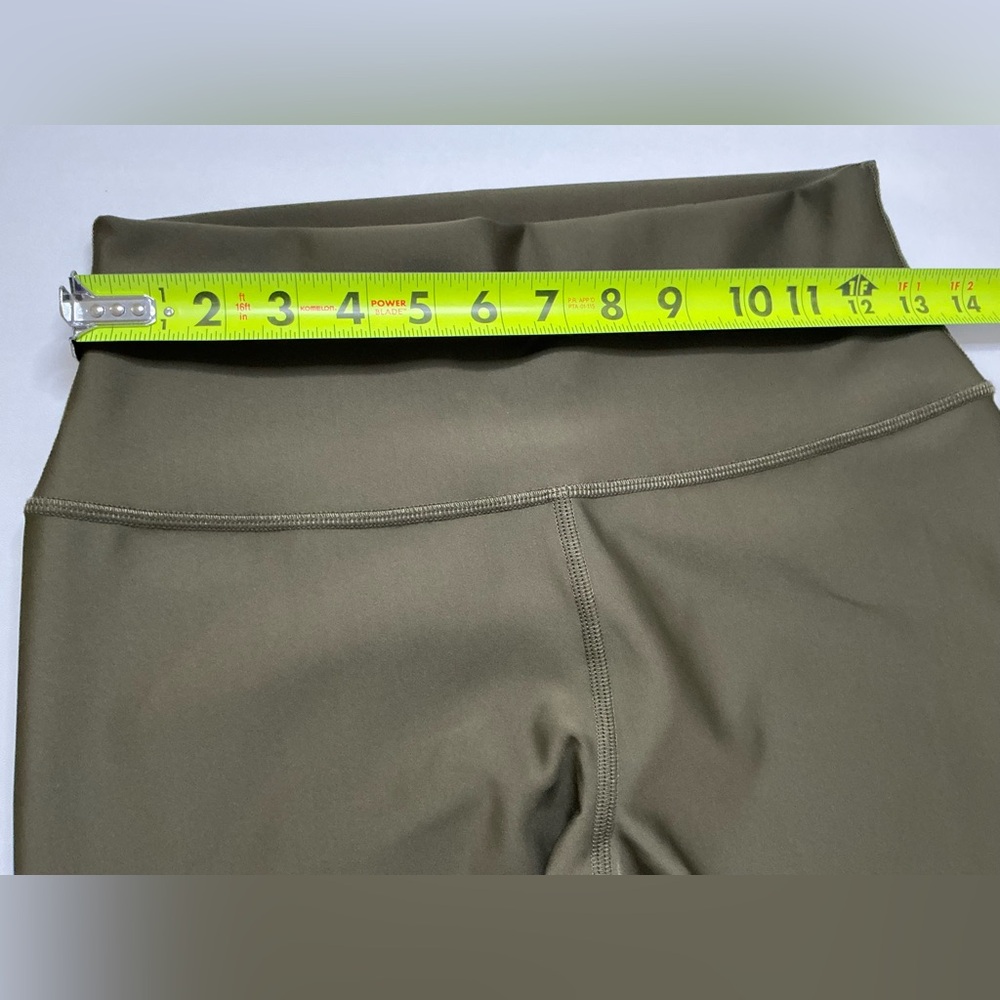 Alo Yoga High Waist 7/8 Airlift Leggings in Dark Olive Size Large - Picture 7 of 10